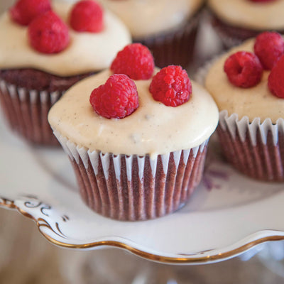 Red velvet cup cakes with rooibos cream cheese icing