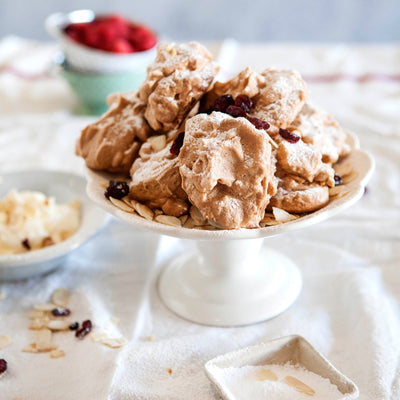 Rooibos red meringues with cranberries and almonds