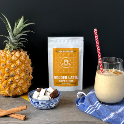turmeric latte mix from redespresso and a smoothie with pineapple and coconut